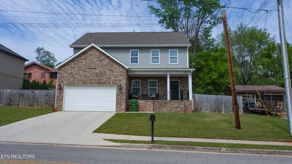$530,000 | 807 Willow Drive, Maryville, TN 37803