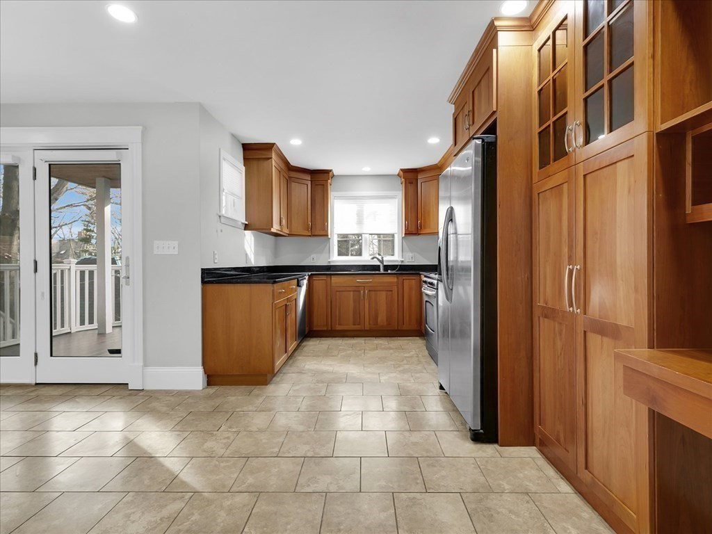 117 Sutherland Road, Unit 117 Boston, MA 02135 - Photo 11 of 42