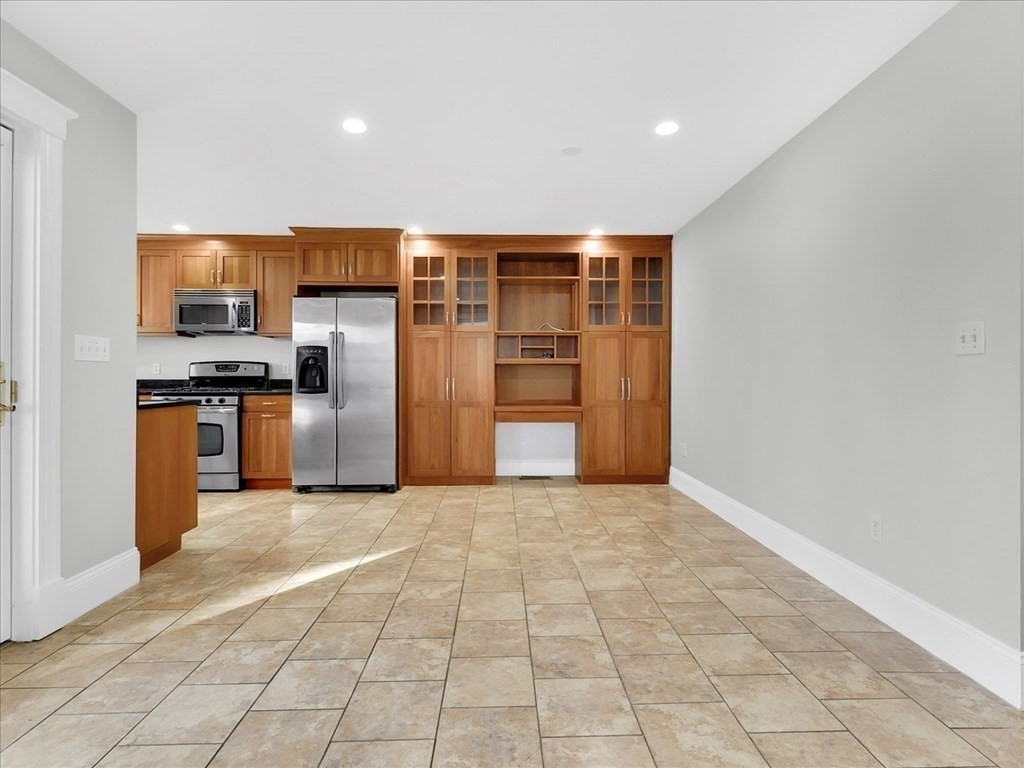 117 Sutherland Road, Unit 117 Boston, MA 02135 - Photo 12 of 42