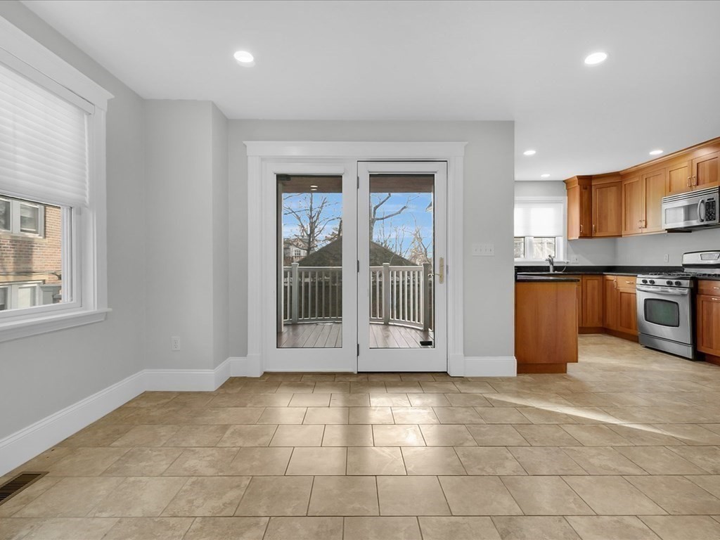 117 Sutherland Road, Unit 117 Boston, MA 02135 - Photo 14 of 42