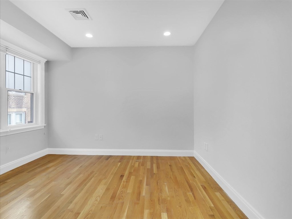 117 Sutherland Road, Unit 117 Boston, MA 02135 - Photo 17 of 42