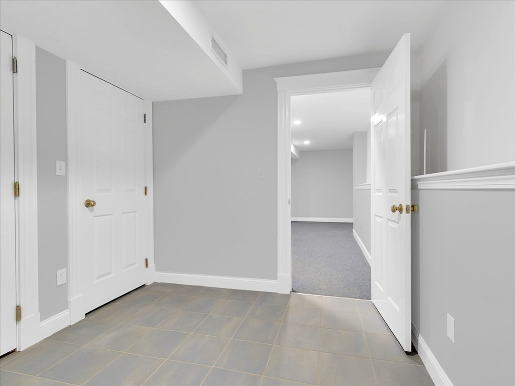 117 Sutherland Road, Unit 117 Boston, MA 02135 - Photo 37 of 42