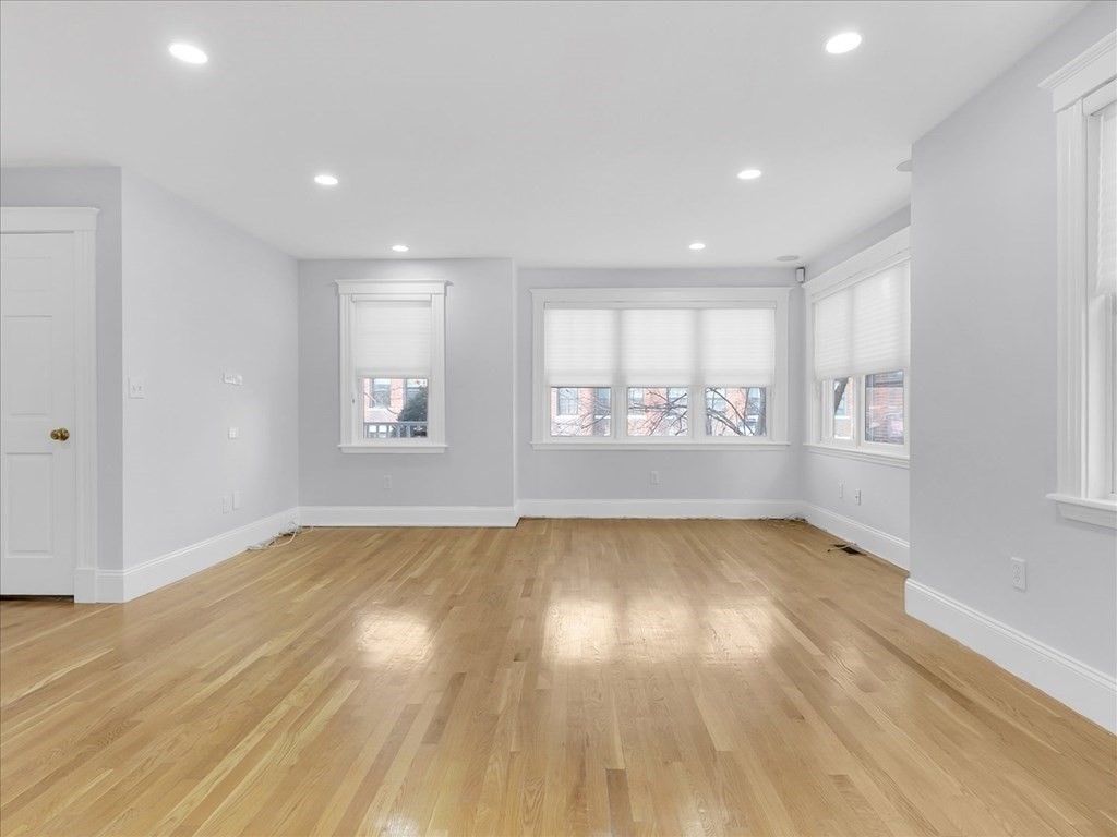 117 Sutherland Road, Unit 117 Boston, MA 02135 - Photo 5 of 42