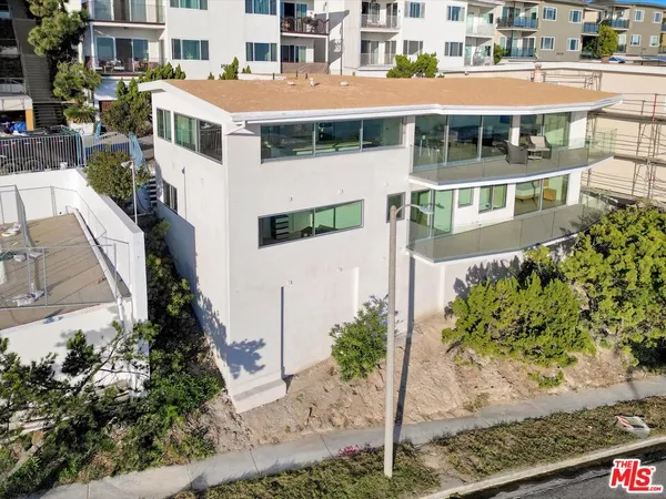 $25,000 | 18109 Coastline Drive, Malibu, CA 90265