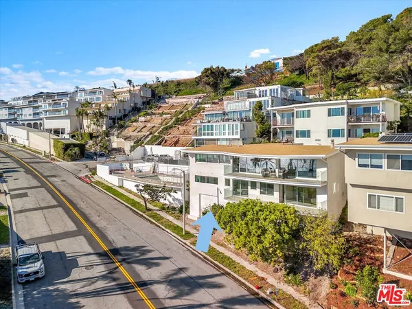 $25,000 | 18109 Coastline Drive, Malibu, CA 90265