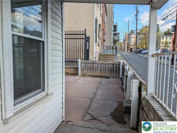 $1,250 | 723 Chestnut Street, Allentown, PA 18102