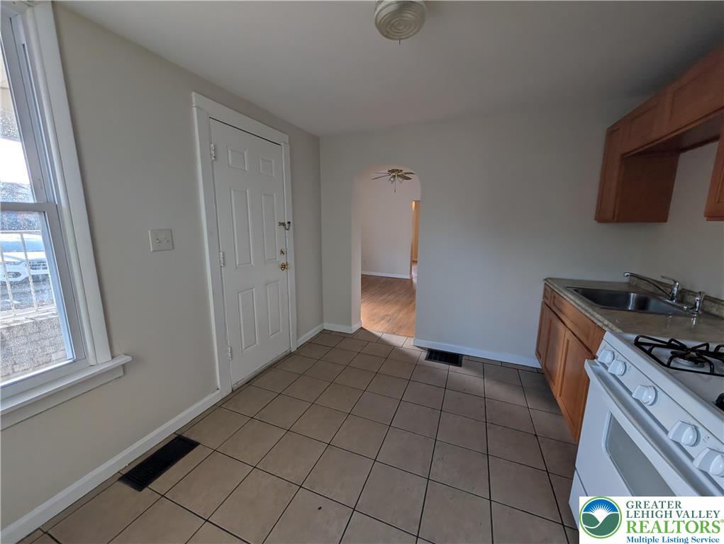 723 Chestnut Street Allentown, PA 18102 - Photo 10 of 25 a view of an empty room and window