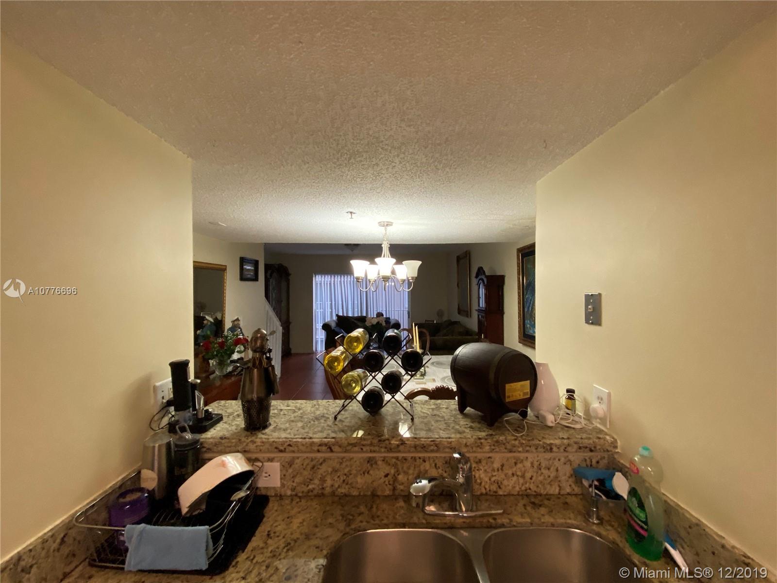 242 Riviera Circle Weston, FL 33326 - Photo 5 of 17