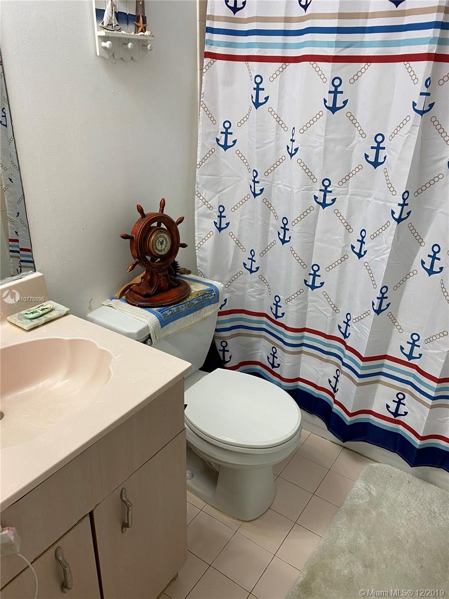 242 Riviera Circle Weston, FL 33326 - Photo 6 of 17