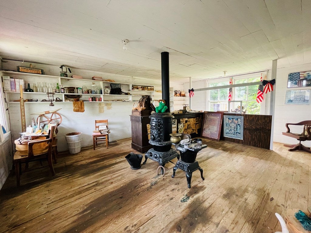 965 Windsong Road Hiwassee, VA 24347 - Photo 22 of 43 Gallery Image 22