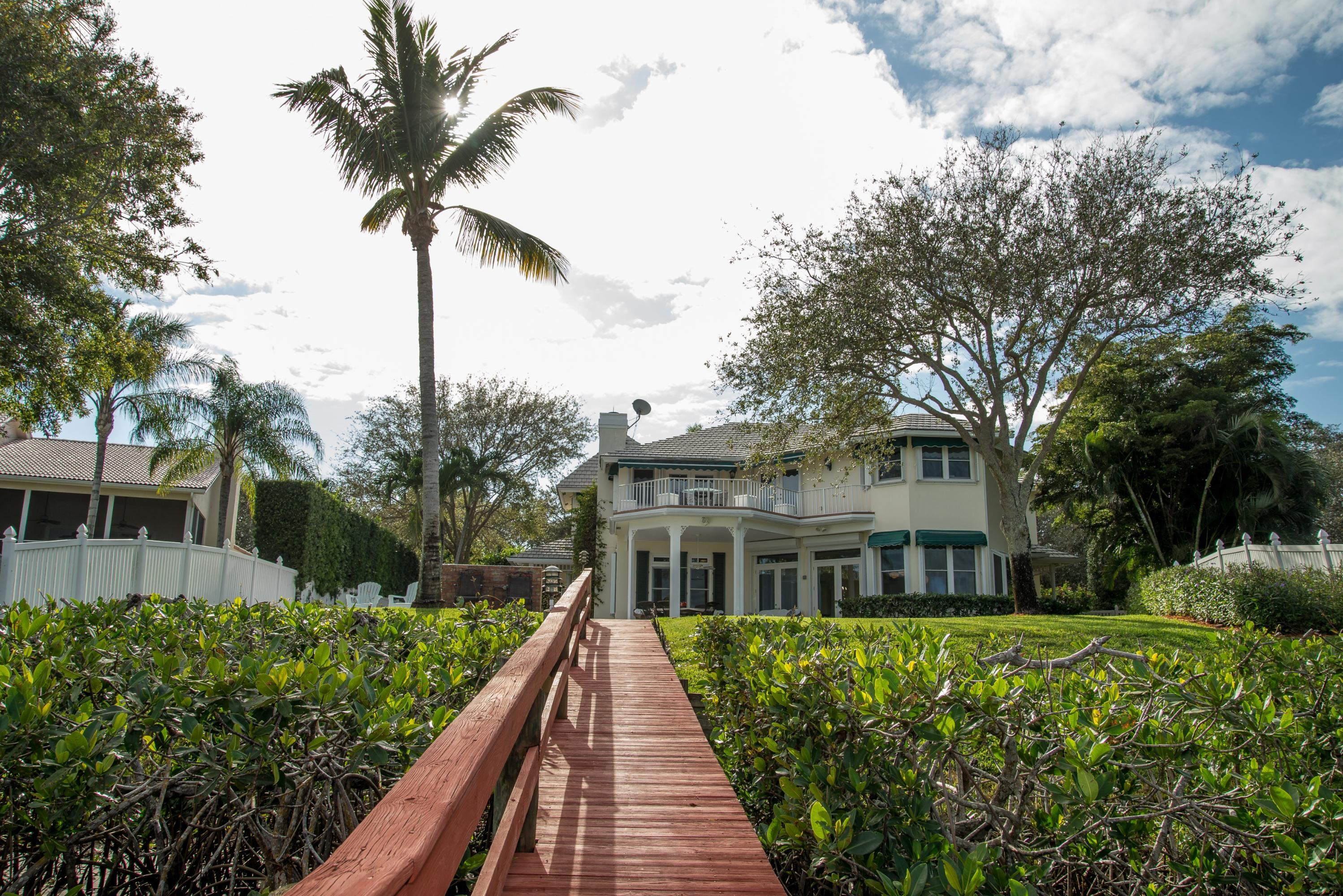 18372 Southeast Heritage Drive Tequesta, FL 33469 - Photo 32 of 47 Exterior of Home3
