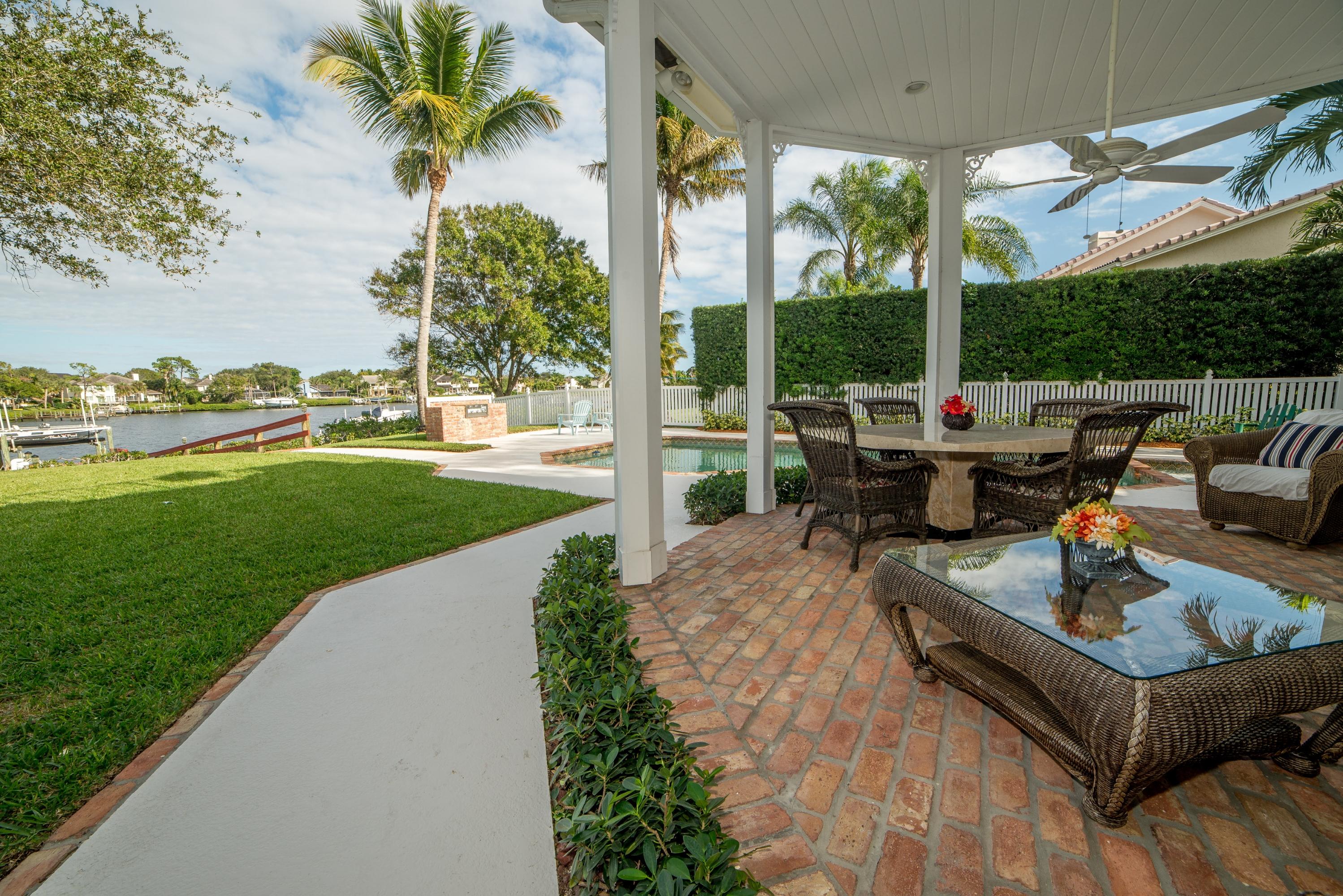 18372 Southeast Heritage Drive Tequesta, FL 33469 - Photo 35 of 47 Patio Back Yard2