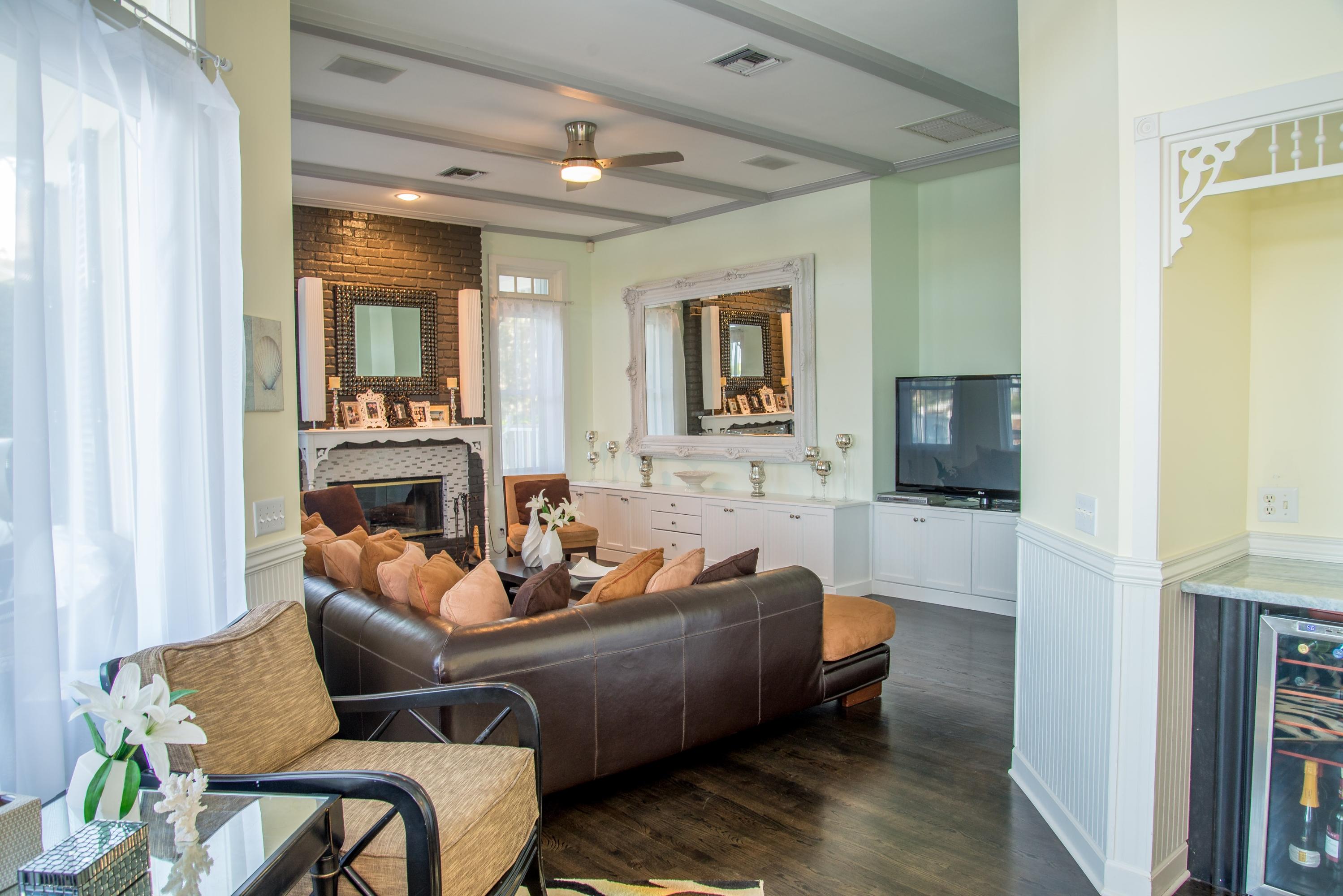 18372 Southeast Heritage Drive Tequesta, FL 33469 - Photo 8 of 47 Family Room 3