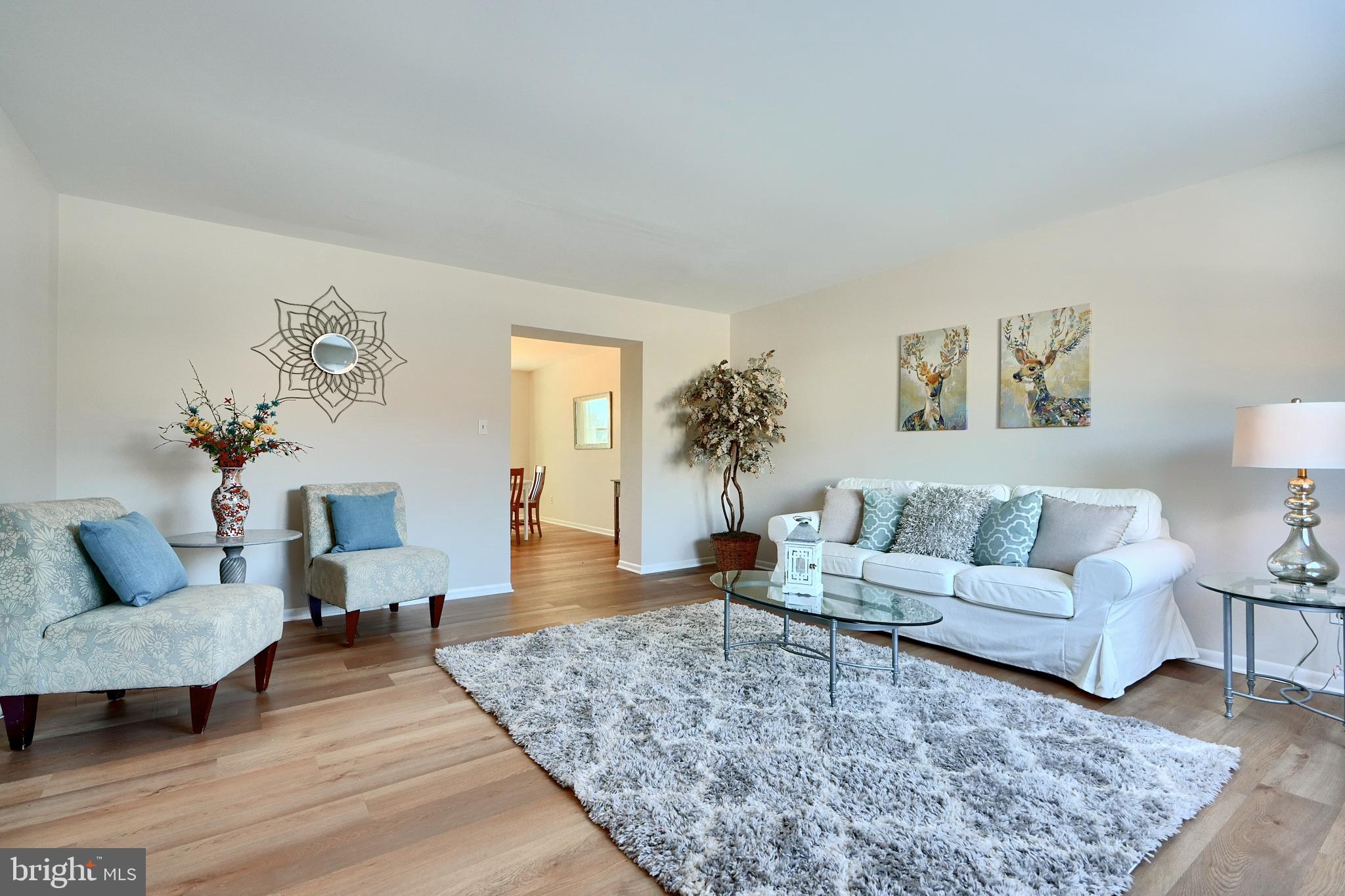 3661 Rockberry Road Baltimore, MD 21234 - Photo 2 of 29 Bright Living Room