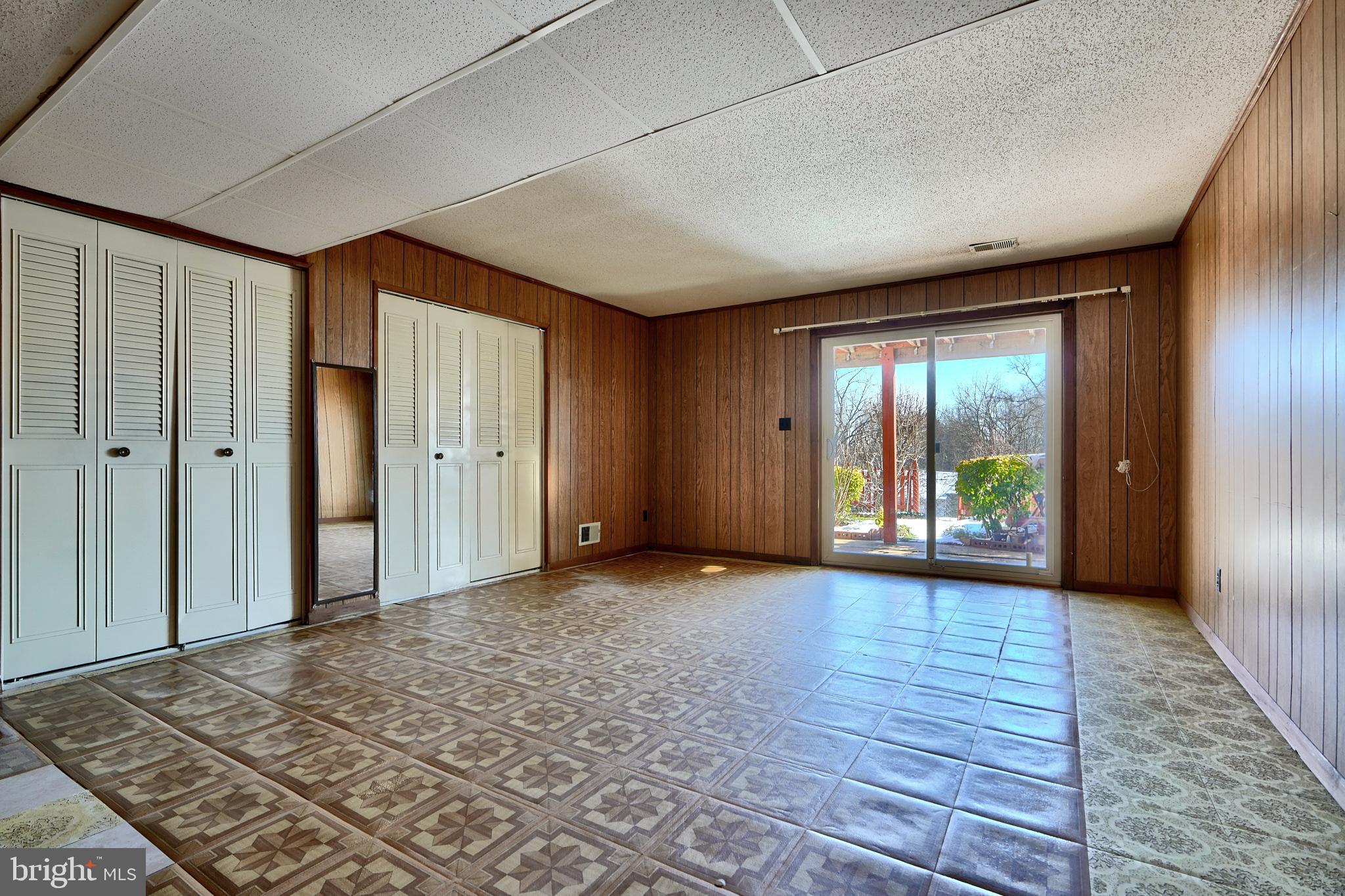 3661 Rockberry Road Baltimore, MD 21234 - Photo 22 of 29 Slider to walk out