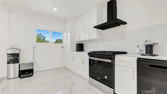 $1,050,000 | 11200 Amestoy Avenue, Granada Hills, CA 91344