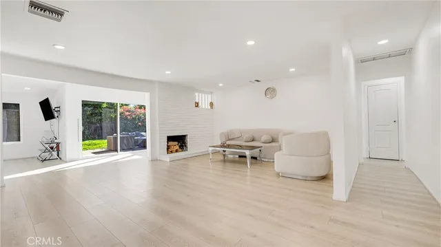 $1,050,000 | 11200 Amestoy Avenue, Granada Hills, CA 91344