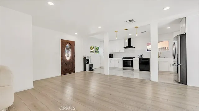 $1,050,000 | 11200 Amestoy Avenue, Granada Hills, CA 91344