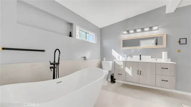 $1,050,000 | 11200 Amestoy Avenue, Granada Hills, CA 91344