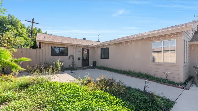 $1,050,000 | 11200 Amestoy Avenue, Granada Hills, CA 91344