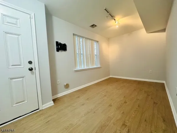 $2,999 | 33 Ronald Drive, Somerset, NJ 08873