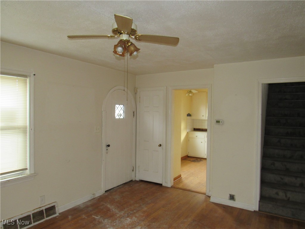 4550 Effie Road Cleveland, OH 44105 - Photo 5 of 29 Gallery Image 5
