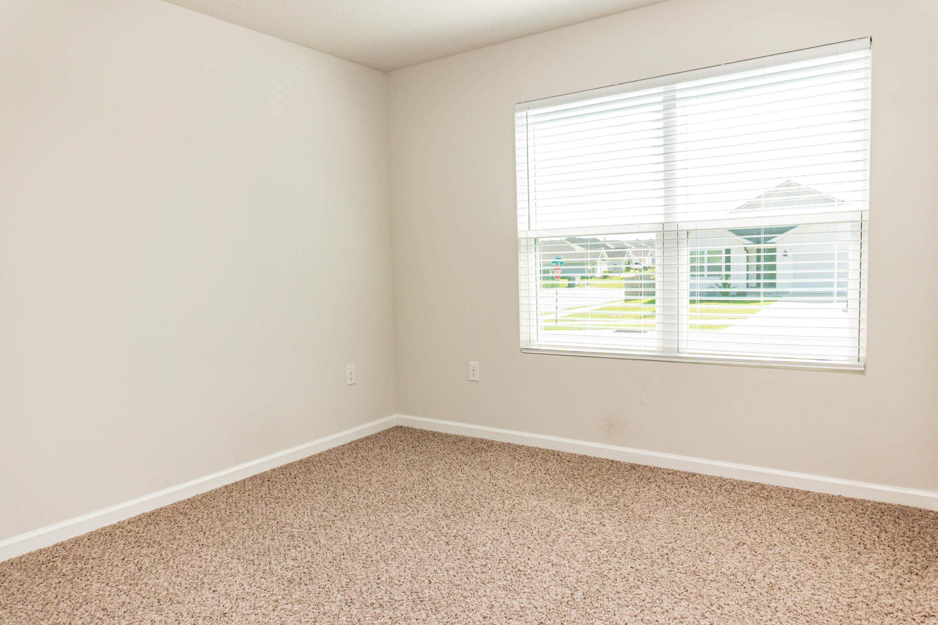 202 Laurel Hill Street Crestview, FL 32539 - Photo 12 of 25 a room that has a window in it