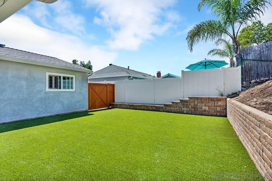 9790 Lutheran Way Santee, CA 92071 - Photo 32 of 39