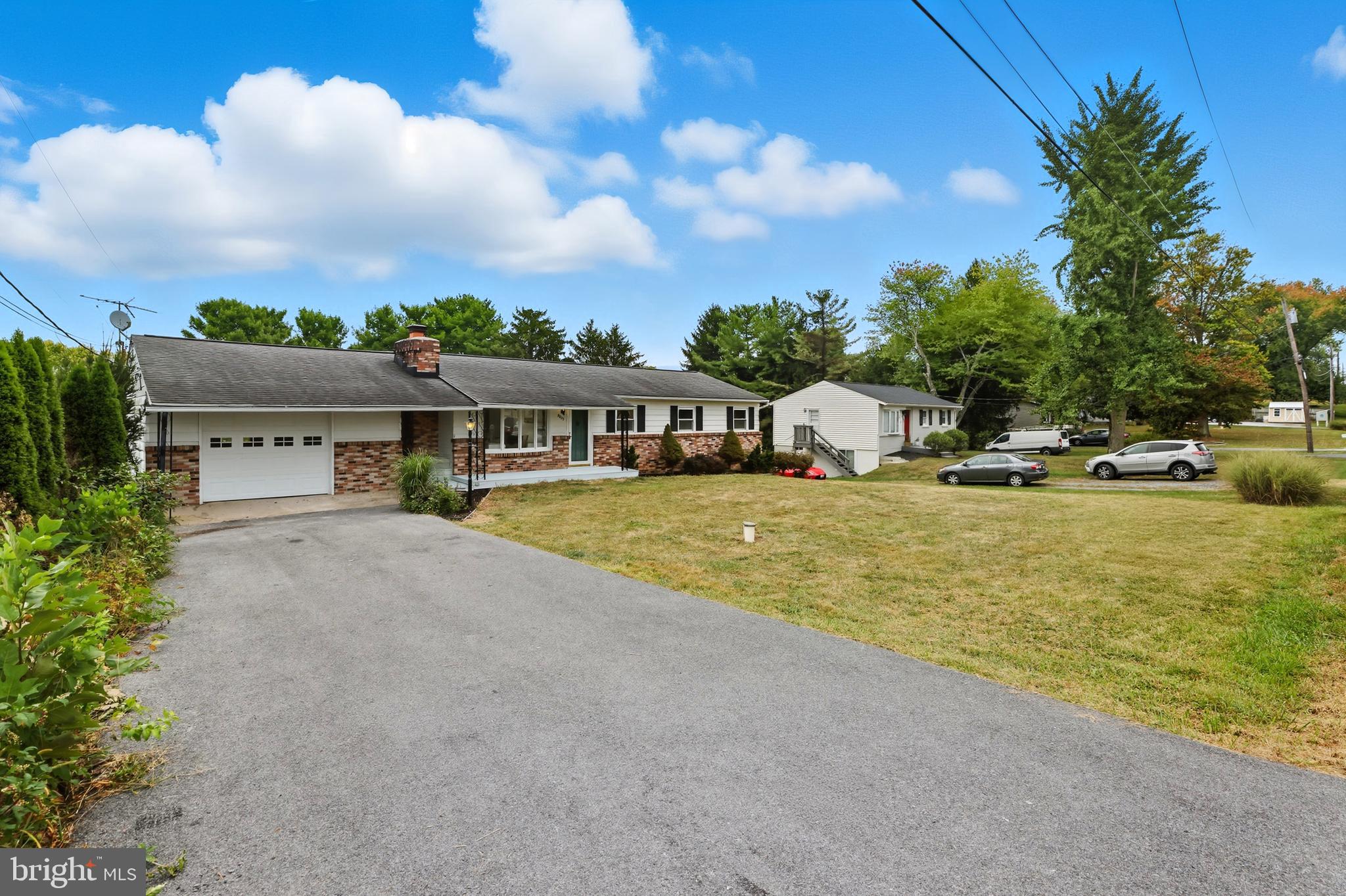 8625 Chestnut Grove Road Frederick, MD 21701 - Photo 3 of 31