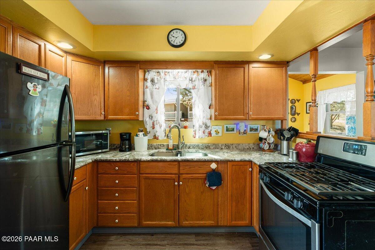 480 East Van Haven Road Paulden, AZ 86334 - Photo 8 of 20 08-Kitchen