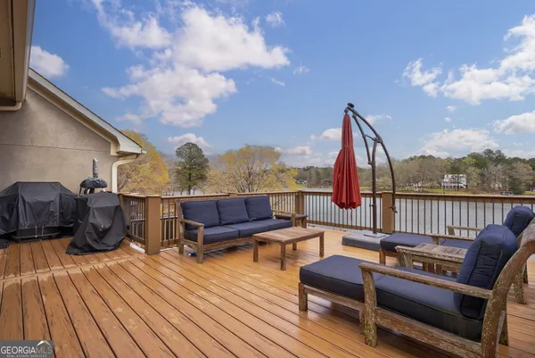 $899,000 | 1093 Wharfside Court, Greensboro, GA 30642