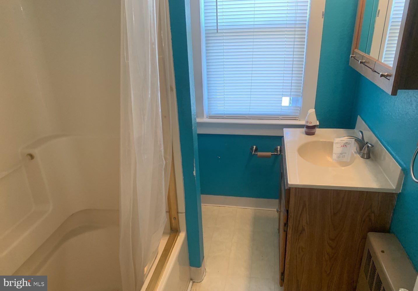 1516 Crown Point Road Westville, NJ 08093 - Photo 8 of 18 Full Bathroom