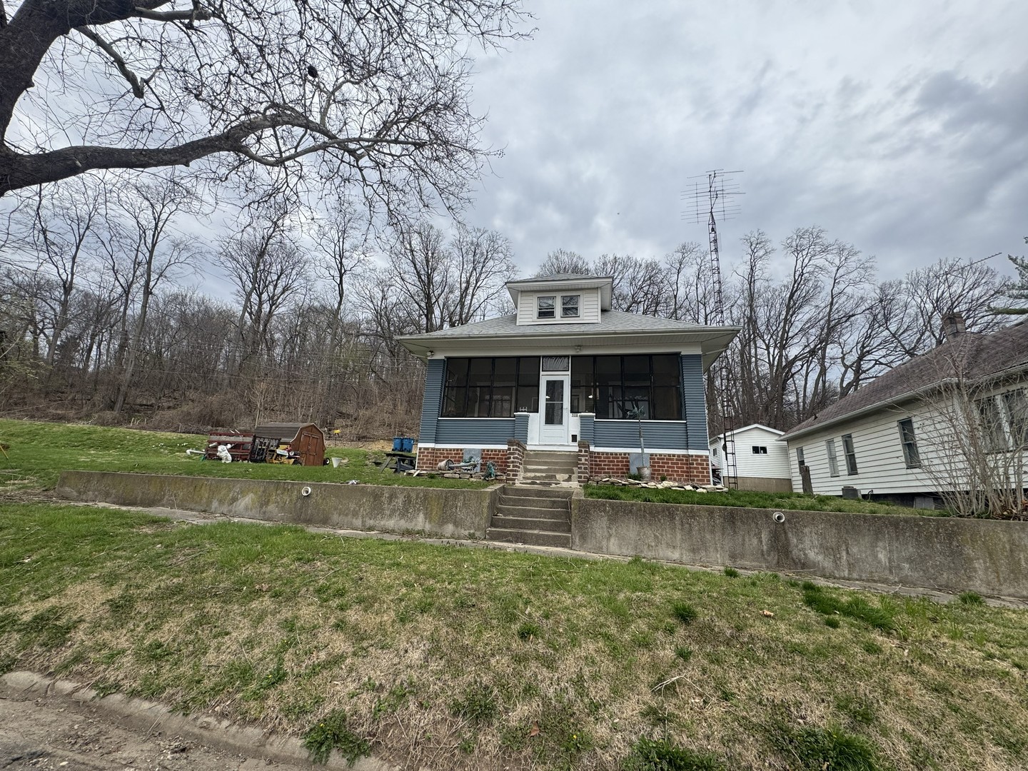 908 Willow Street Depue, IL 61322 - Photo 2 of 14