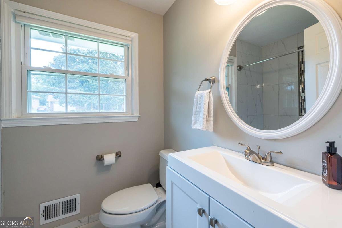 2439 Parkland Drive Decatur, GA 30032 - Photo 16 of 29