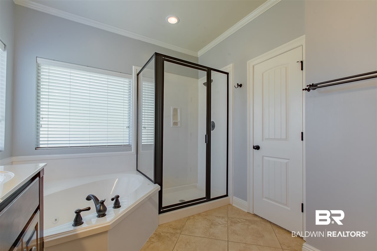 3235 McRae Drive Mobile, AL 36695 - Photo 21 of 32 Master Shower