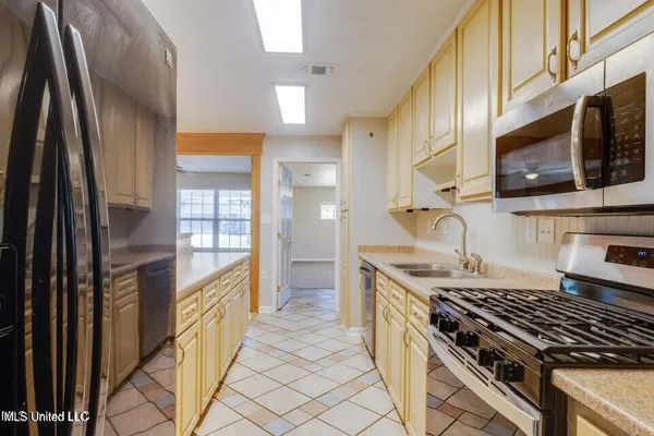 $2,200 | 108 R Vance Place, Long Beach, MS 39560