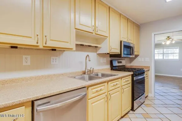 $2,200 | 108 R Vance Place, Long Beach, MS 39560