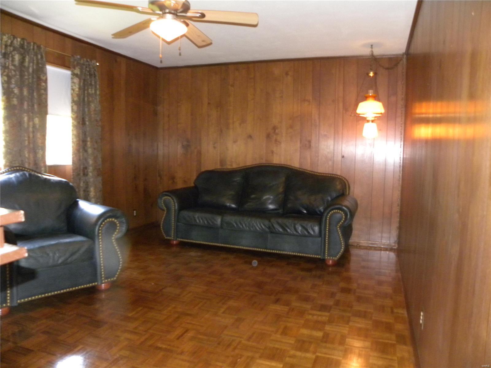 15534 Clayton Road Ballwin, MO 63011 - Photo 15 of 33 Gallery Image 15