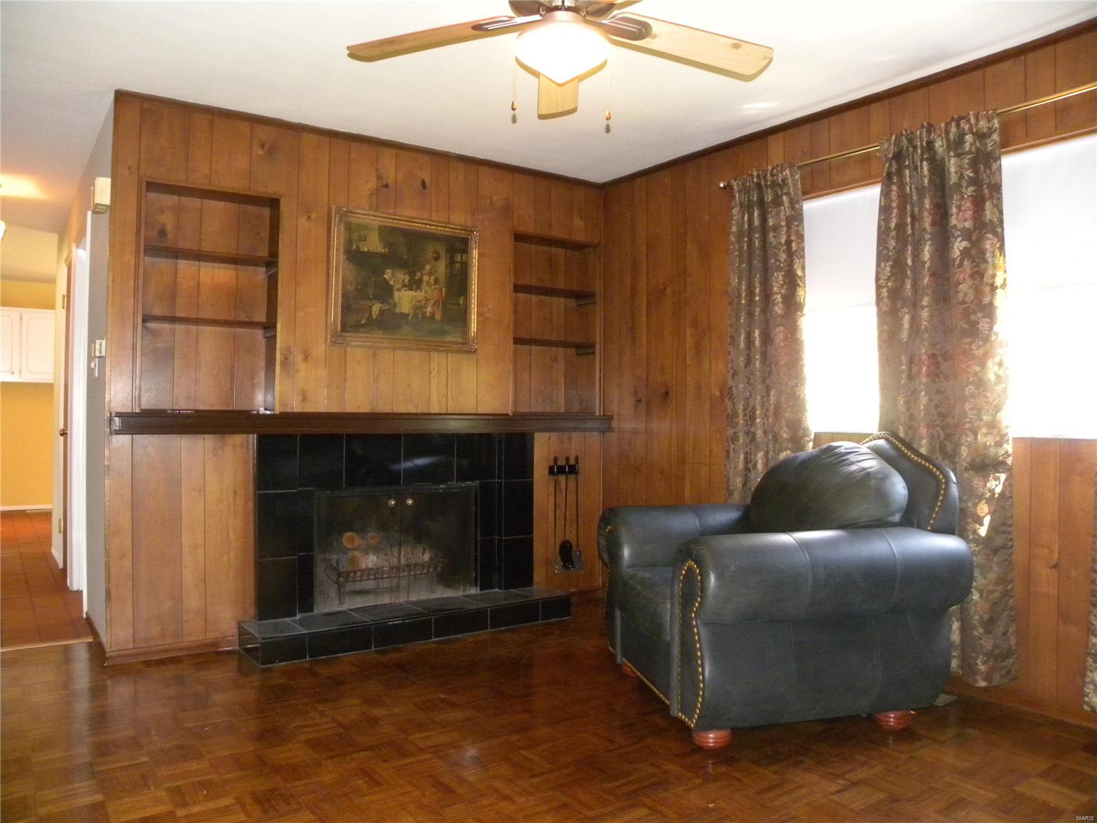 15534 Clayton Road Ballwin, MO 63011 - Photo 16 of 33 Gallery Image 16