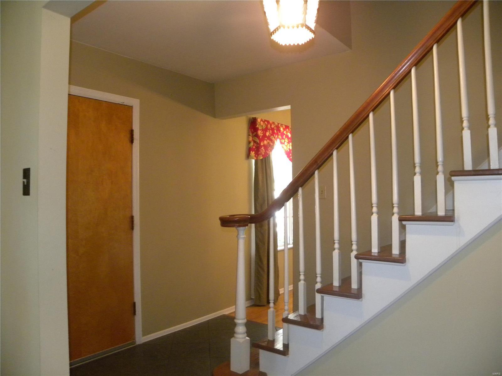 15534 Clayton Road Ballwin, MO 63011 - Photo 20 of 33 Gallery Image 20