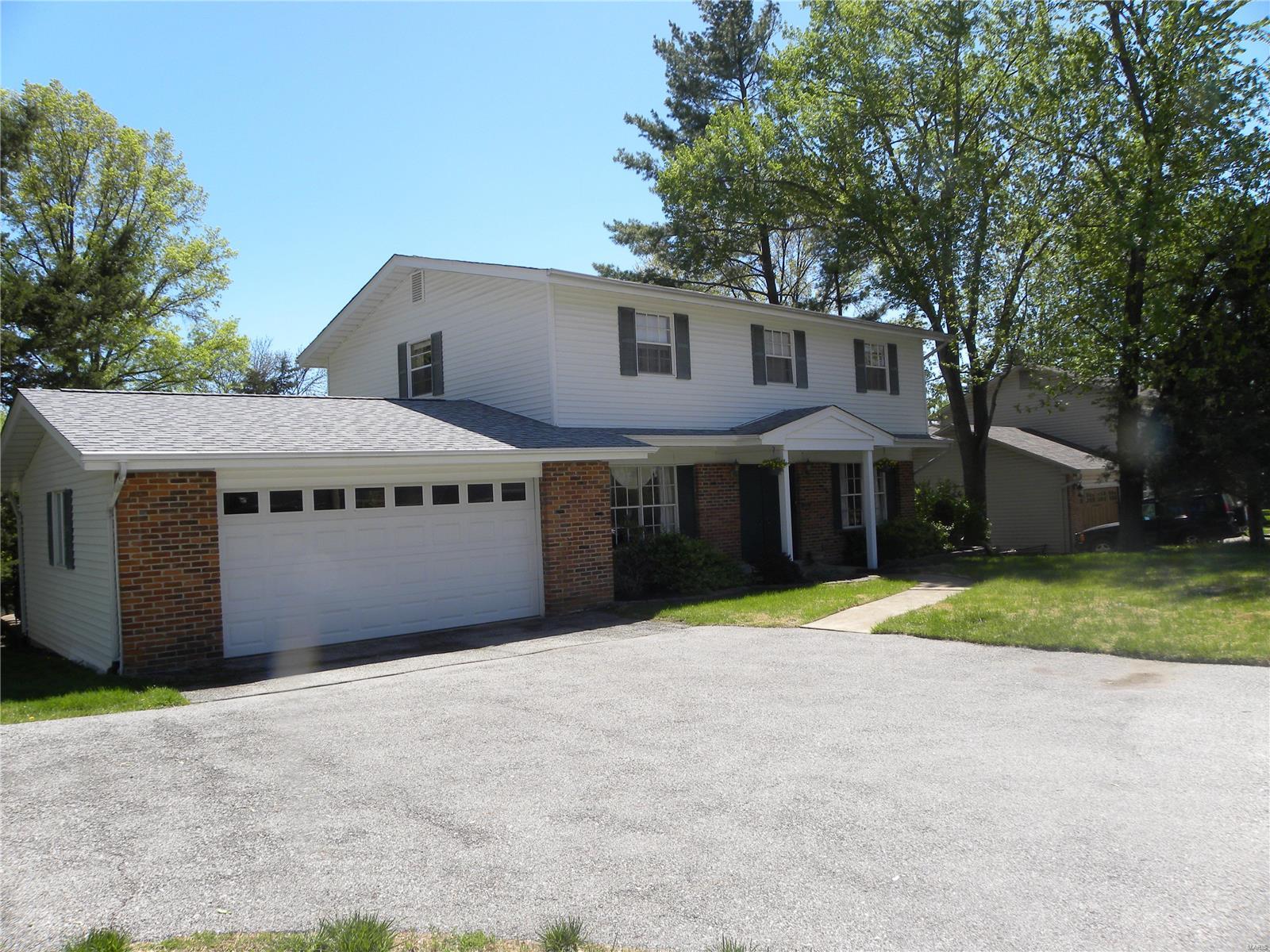 15534 Clayton Road Ballwin, MO 63011 - Photo 3 of 33 Gallery Image 3