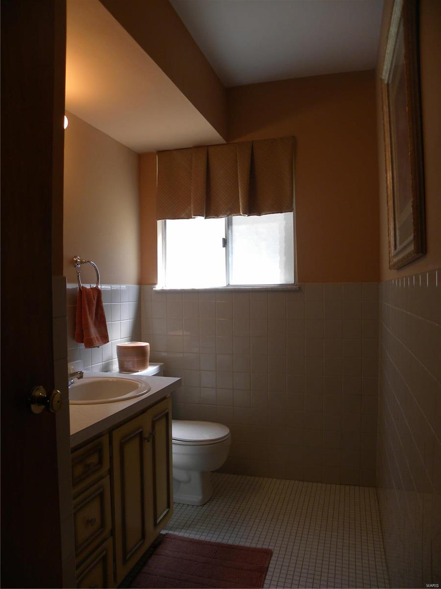 15534 Clayton Road Ballwin, MO 63011 - Photo 21 of 33 Gallery Image 21