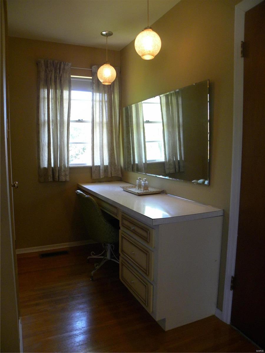 15534 Clayton Road Ballwin, MO 63011 - Photo 27 of 33 Gallery Image 27