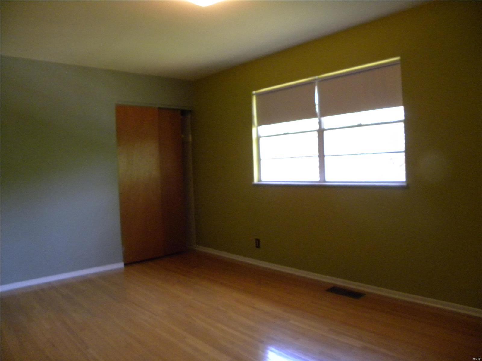 15534 Clayton Road Ballwin, MO 63011 - Photo 31 of 33 Gallery Image 31