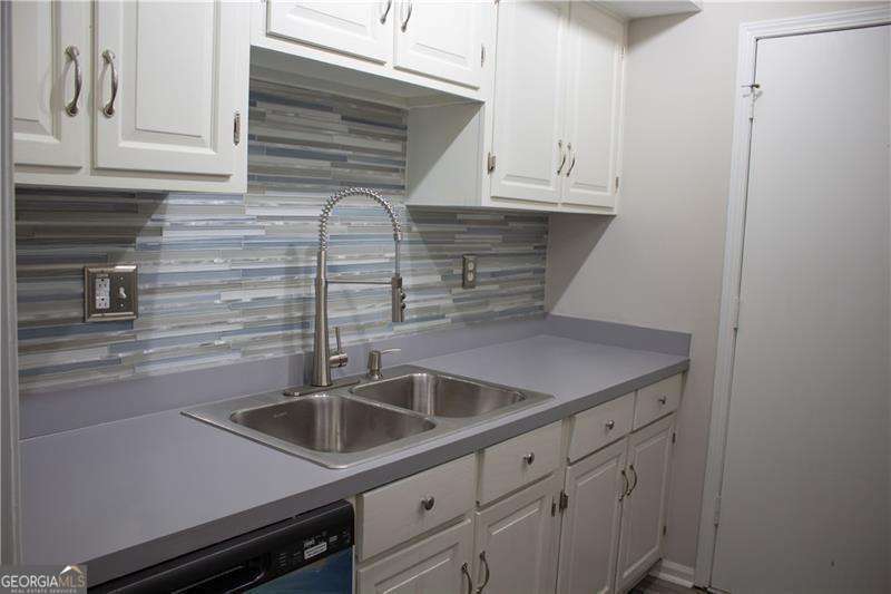 6851 Roswell Road, Unit J21 Atlanta, GA 30328 - Photo 23 of 42