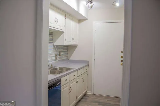 $1,500 | 6851 Roswell Road, Unit J21, Atlanta, GA 30328