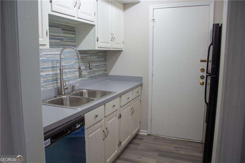 6851 Roswell Road, Unit J21 Atlanta, GA 30328 - Photo 28 of 42