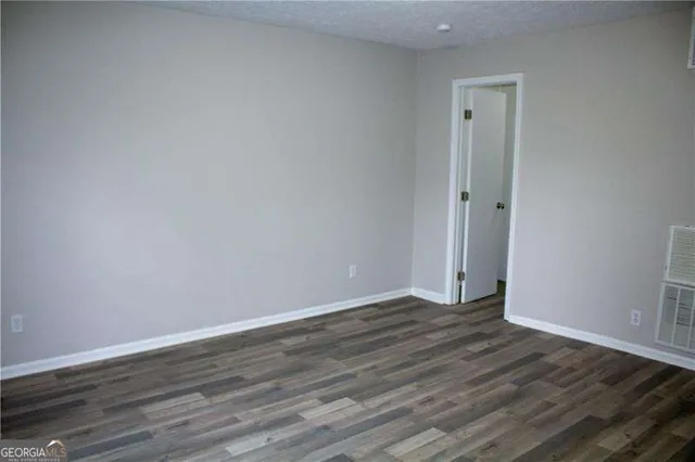 $1,500 | 6851 Roswell Road, Unit J21, Atlanta, GA 30328