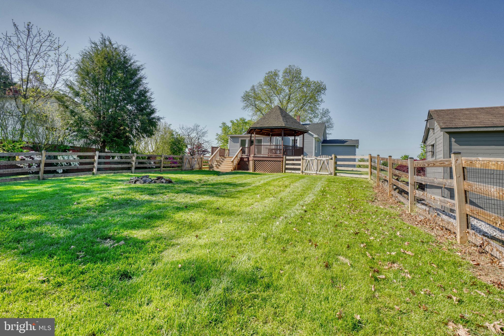7800 Chapman Road Kingsville, MD 21087 - Photo 37 of 42 Fully fenced rear yard