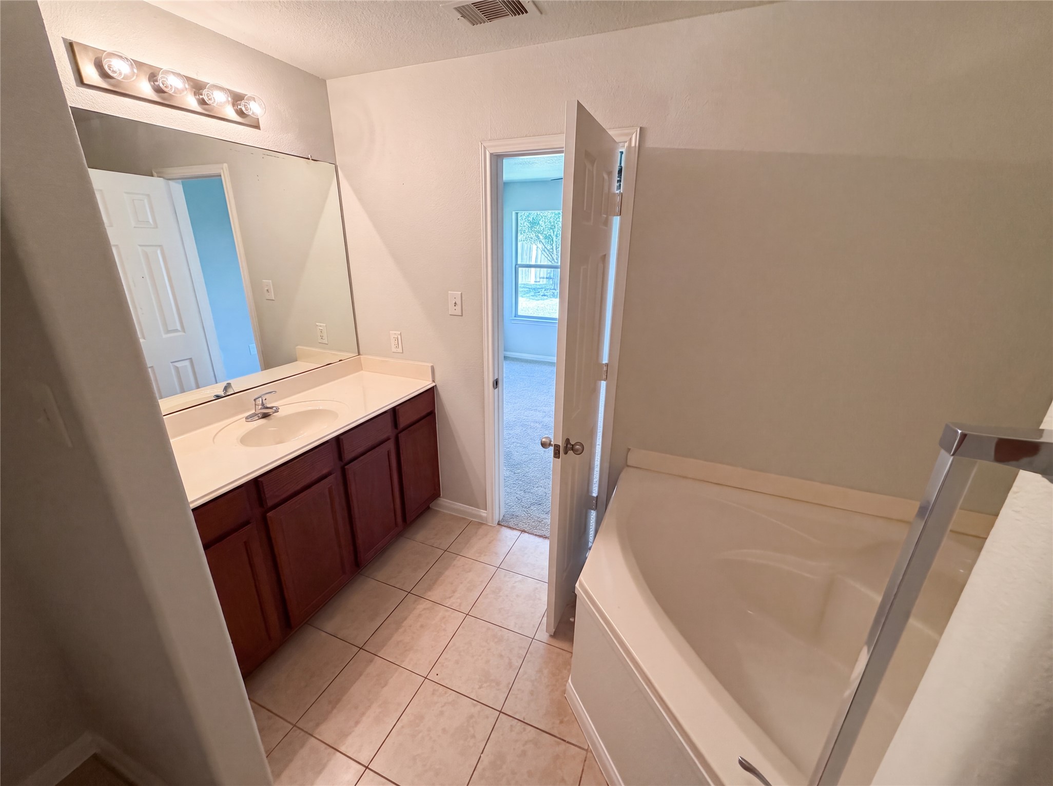 907 Amaryllis Road Baytown, TX 77521 - Photo 12 of 18 Gallery Image 12